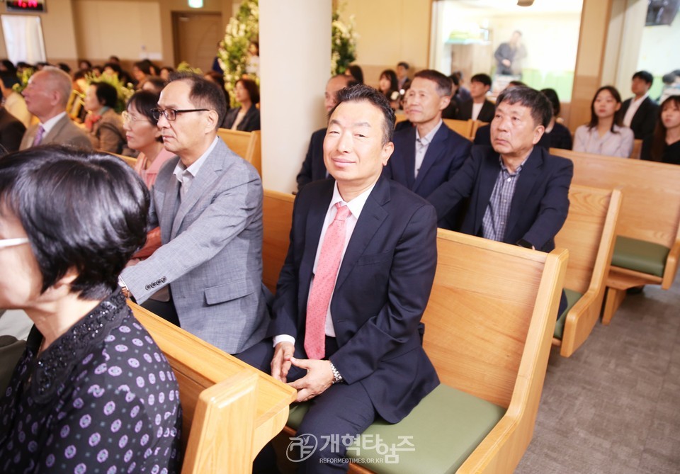 부총회장 장봉생 목사, 장녀 결혼예식 모습