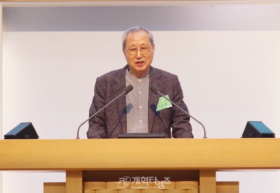서울노회, 장봉생 목사 부총회장 당선 축하 모습