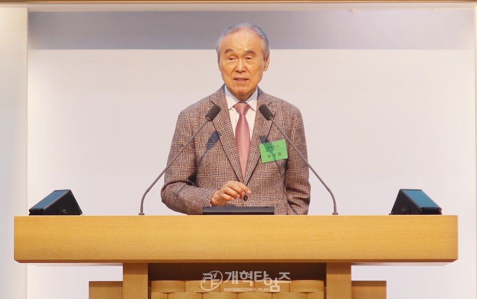 서울노회, 장봉생 목사 부총회장 당선 축하 모습