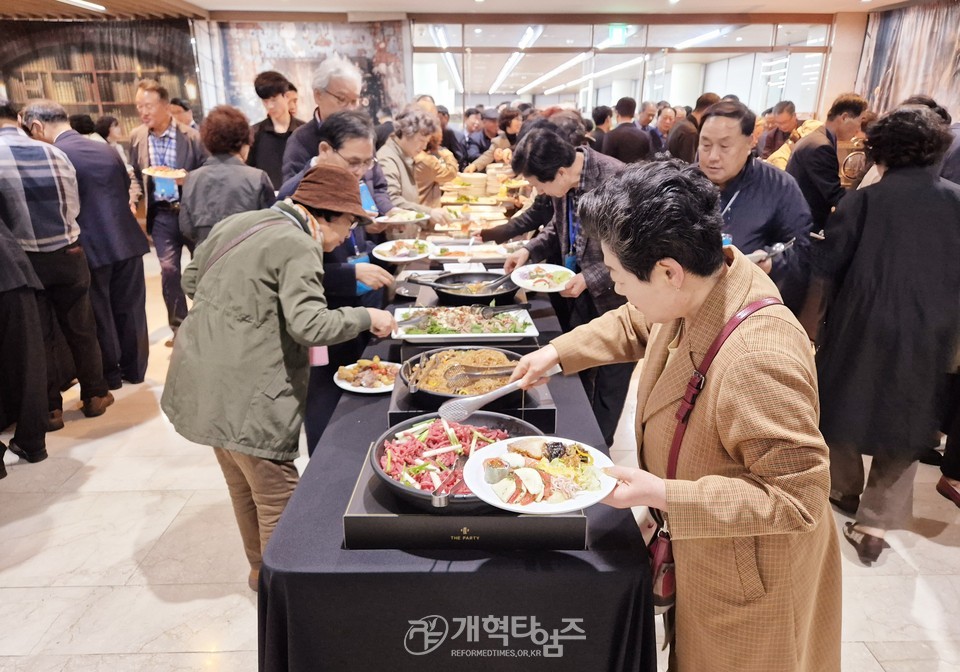 총신대 신대원 제79회 동창회 제35차 정기총회 모습