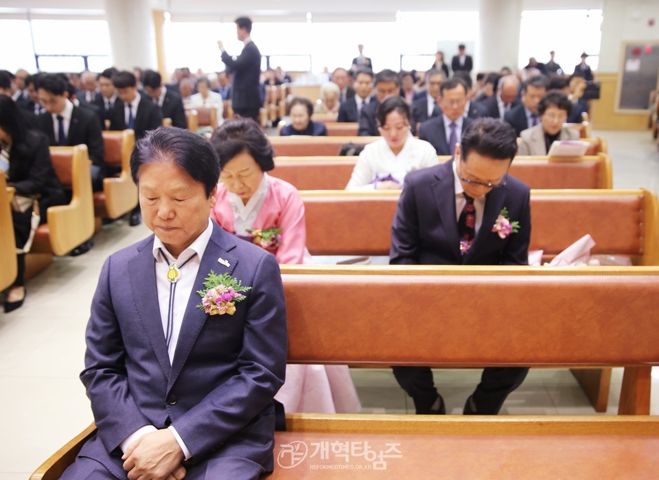 성주중앙교회, 홍성헌 목사 원로 추대, 이종현 목사 위임식 모습