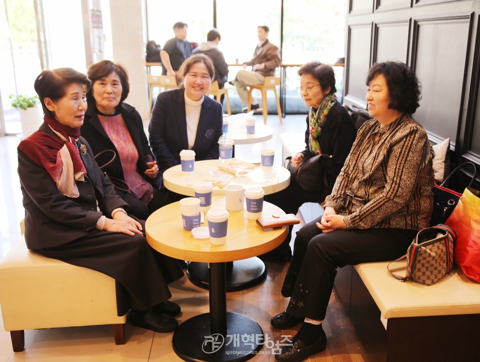 총신대 신대원 총동창회,「제20회 후배사랑 의류 후원 행사」모습