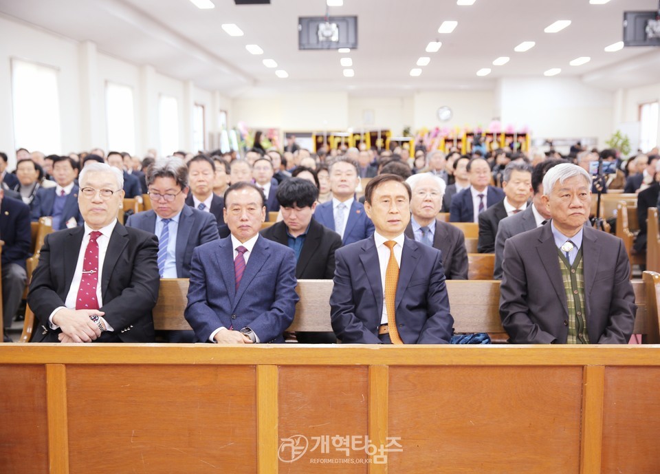대신대,「개교 70주년기념 감사예배 및 음악회」모습