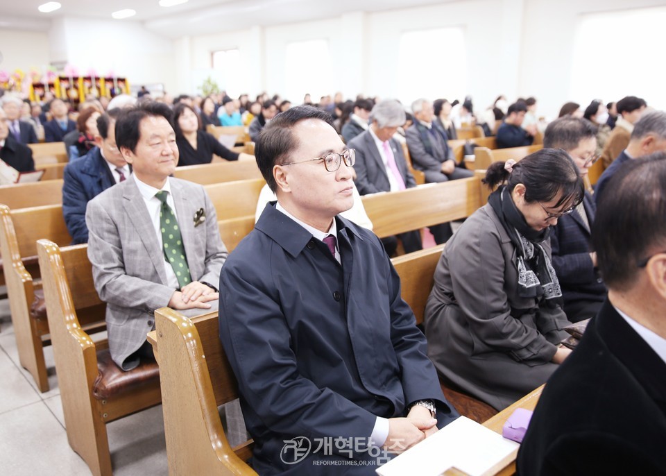 대신대,「개교 70주년기념 감사예배 및 음악회」모습
