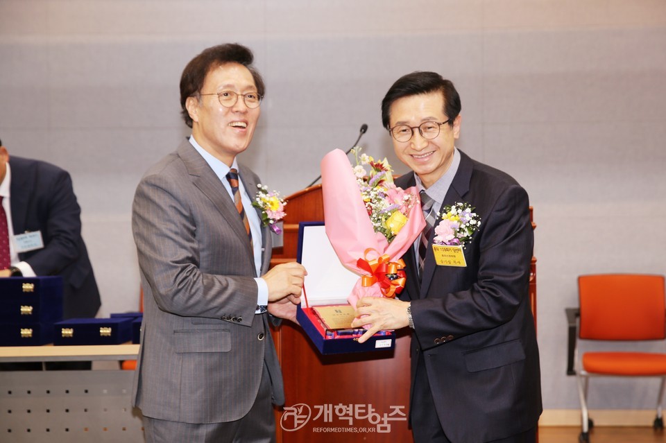 영남협의회, 정기총회 및 당선인 축하예배 모습