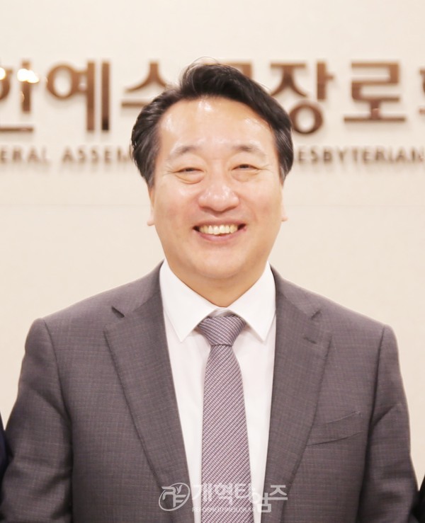 서부산노회ㆍ경남동노회 합병위원회 모습
