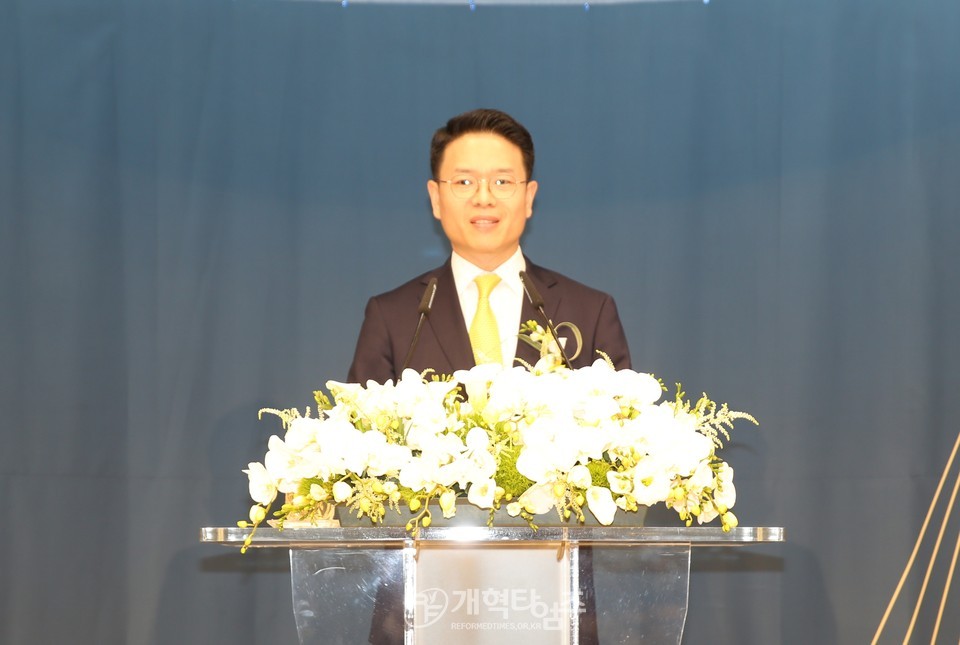 성현교회, 최재호 목사 원로 추대 및 조보섭 목사 위임식 모습