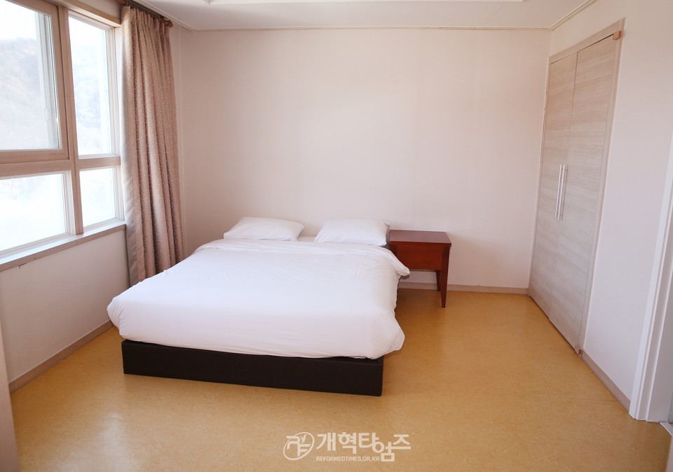 서울ㆍ서북지역장로회 임원진, 회원부부수련회 및 농어촌 리모델링 교회 답사 모습