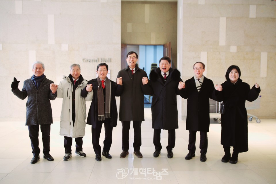서울ㆍ서북지역장로회 임원진, 회원부부수련회 및 농어촌 리모델링 교회 답사 모습