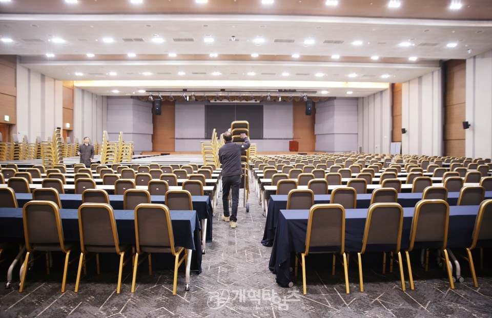 서울ㆍ서북지역장로회 임원진, 회원부부수련회 및 농어촌 리모델링 교회 답사 모습