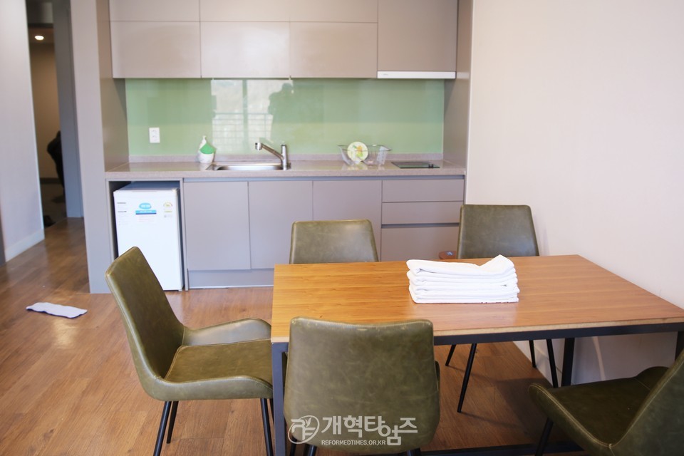 서울ㆍ서북지역장로회 임원진, 회원부부수련회 및 농어촌 리모델링 교회 답사 모습