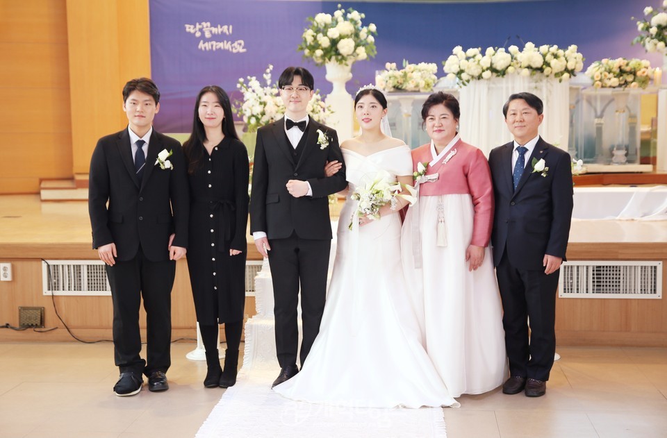 총회군선교회 회장 홍성현 목사, 딸 결혼예식 모습