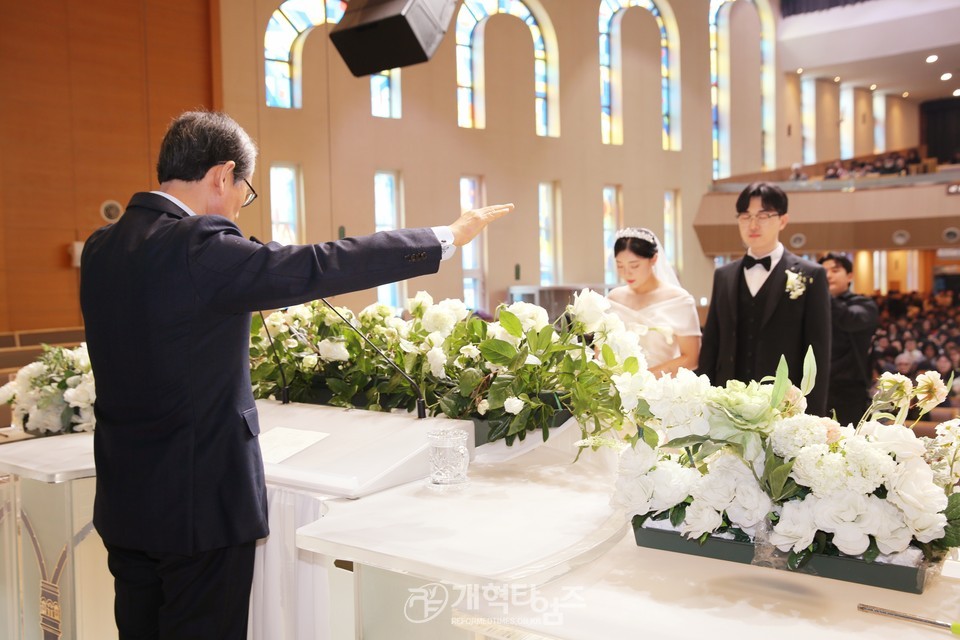 총회군선교회 회장 홍성현 목사, 딸 결혼예식 모습