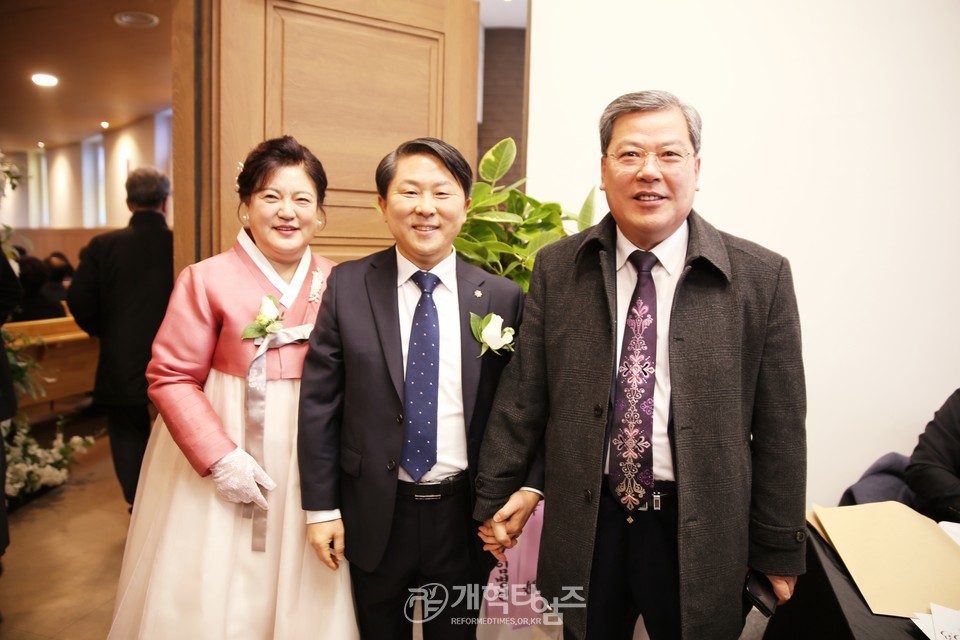 총회군선교회 회장 홍성현 목사, 딸 결혼예식 모습