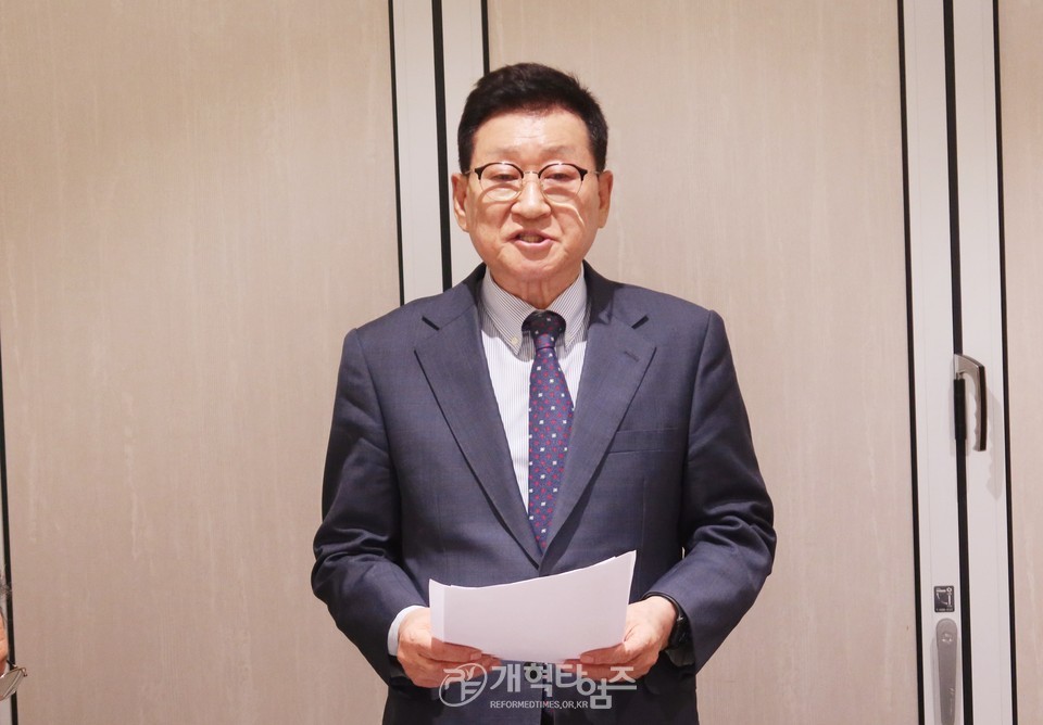 총회증경총회장단회 임원단, 「시국선언문」 발표 모습