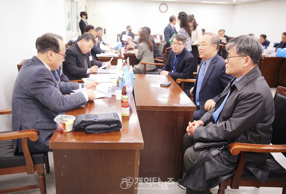 총회 감사부, 중간감사 모습