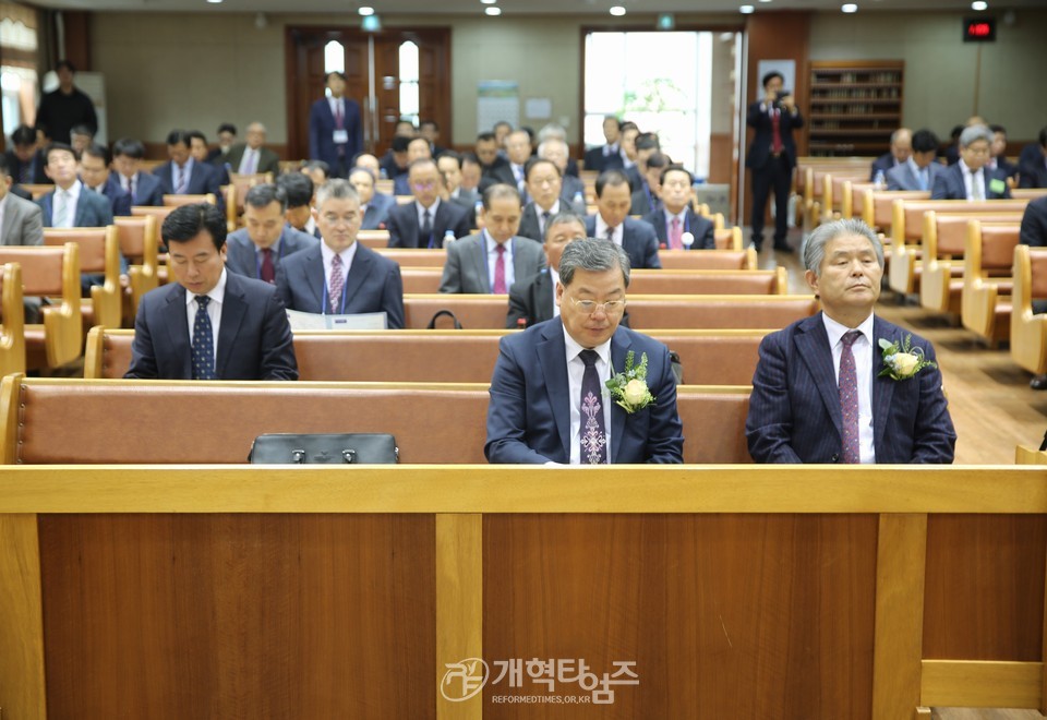 서부산노회ㆍ경남동노회, (가칭)부경노회, 합병예배 모습