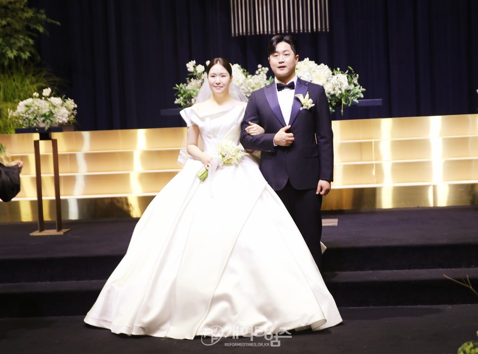 대구목자교회 박기준 목사, 장녀 결혼예식 모습