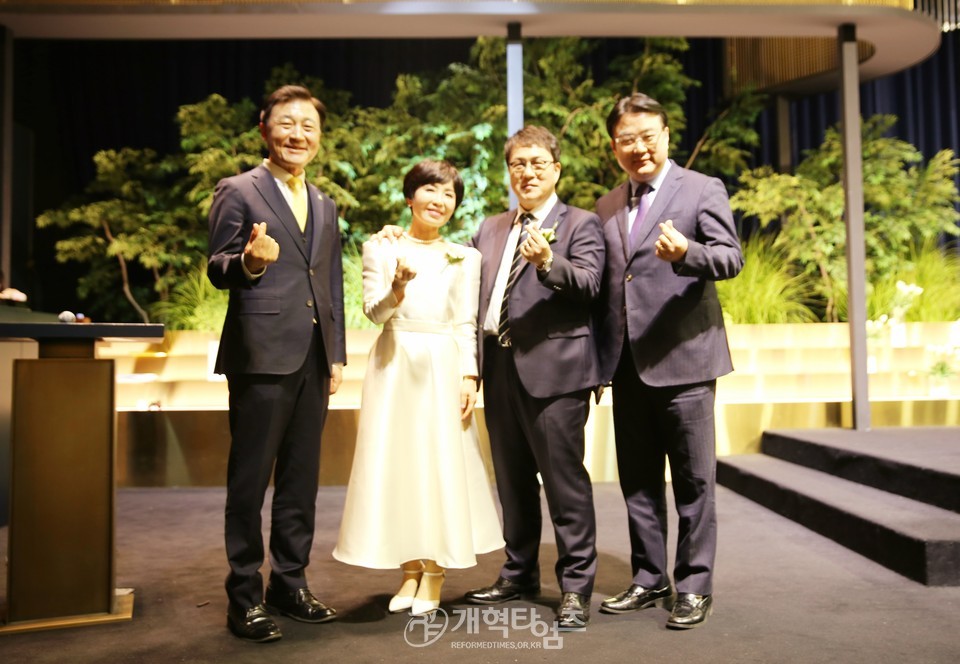 대구목자교회 박기준 목사, 장녀 결혼예식 모습