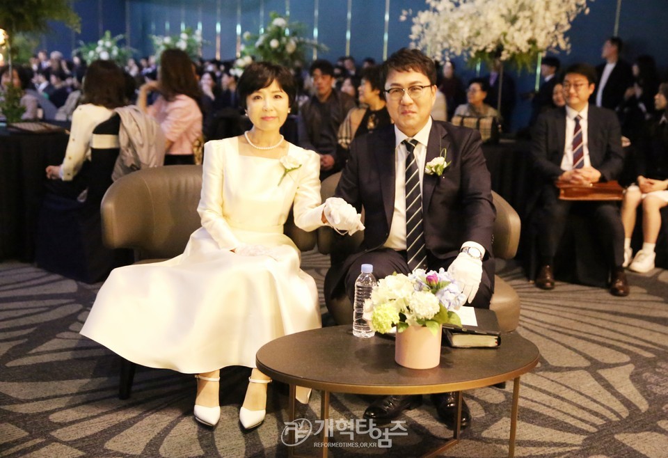 대구목자교회 박기준 목사, 장녀 결혼예식 모습