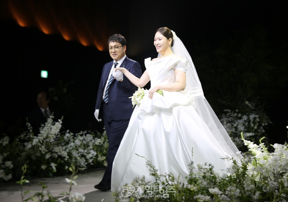 대구목자교회 박기준 목사, 장녀 결혼예식 모습