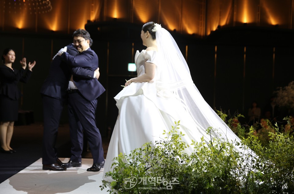 대구목자교회 박기준 목사, 장녀 결혼예식 모습