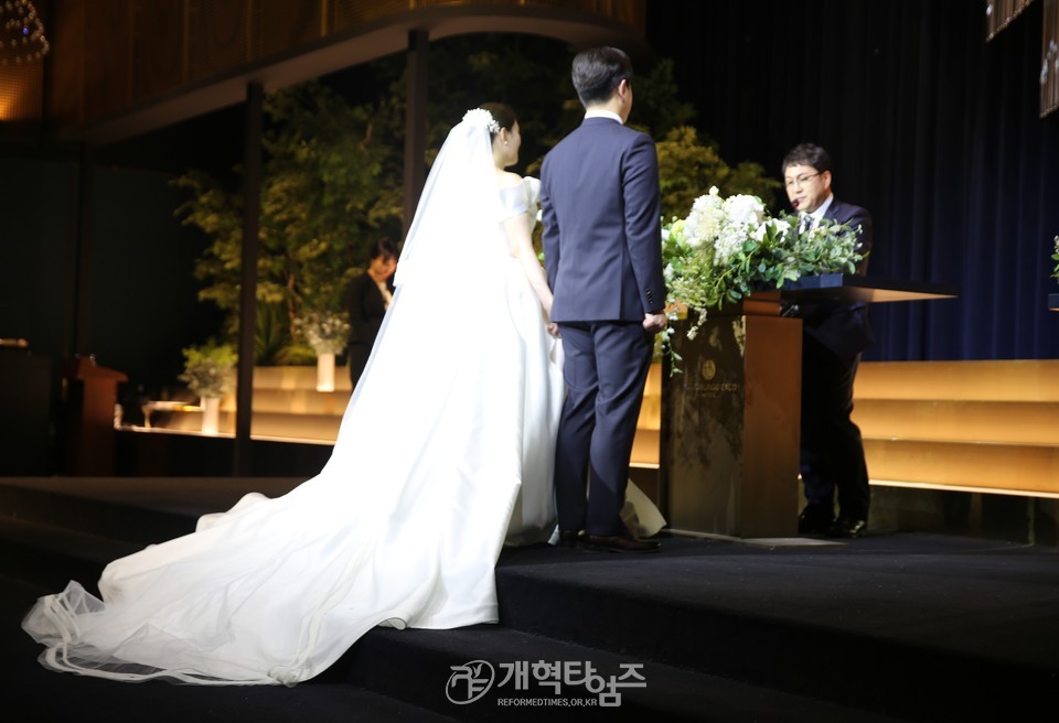 대구목자교회 박기준 목사, 장녀 결혼예식 모습