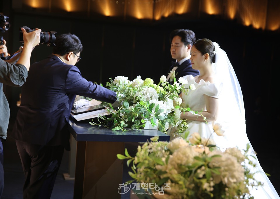 대구목자교회 박기준 목사, 장녀 결혼예식 모습