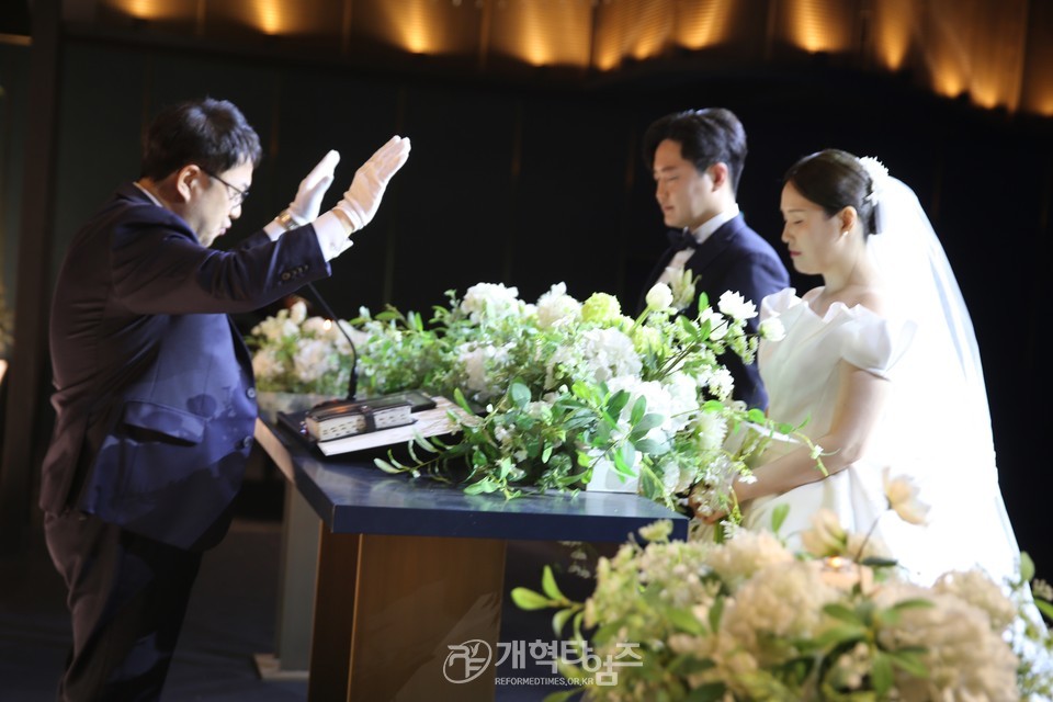대구목자교회 박기준 목사, 장녀 결혼예식 모습