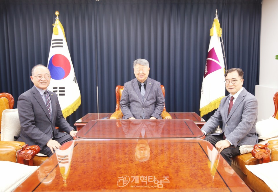 한교총 제8-1차 상임회장 회의 모습
