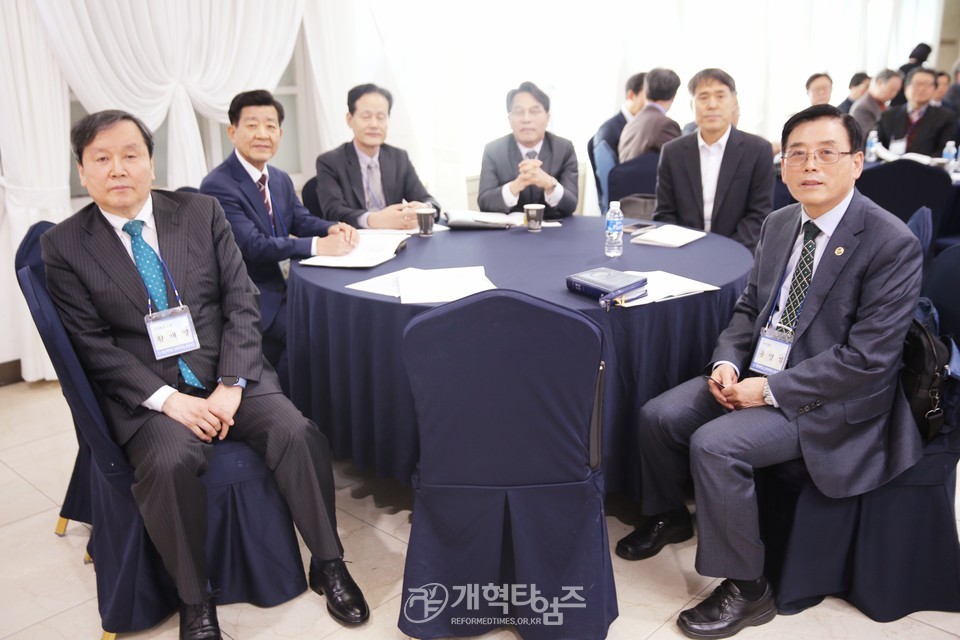 총신대신대원총동창회 회기별 대표 초청 세미나 모습