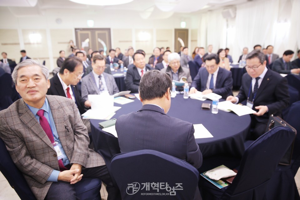 총신대신대원총동창회 회기별 대표 초청 세미나 모습