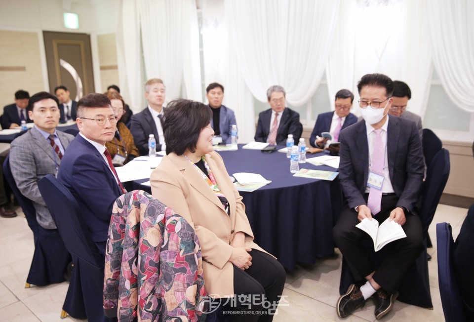 총신대신대원총동창회 회기별 대표 초청 세미나 모습