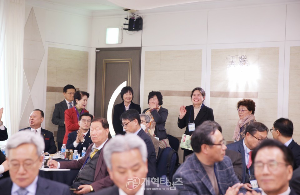 총신대신대원총동창회 회기별 대표자 초청 세미나 모습
