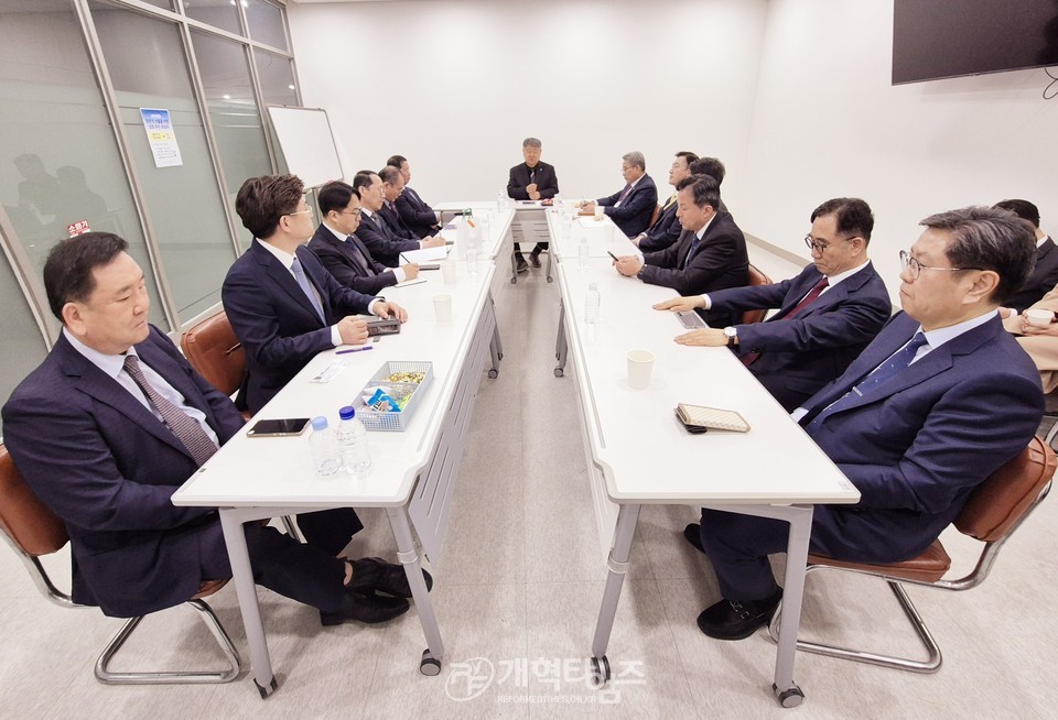 김종혁 총회장 초청, 전국목장기도회 설명회 모습