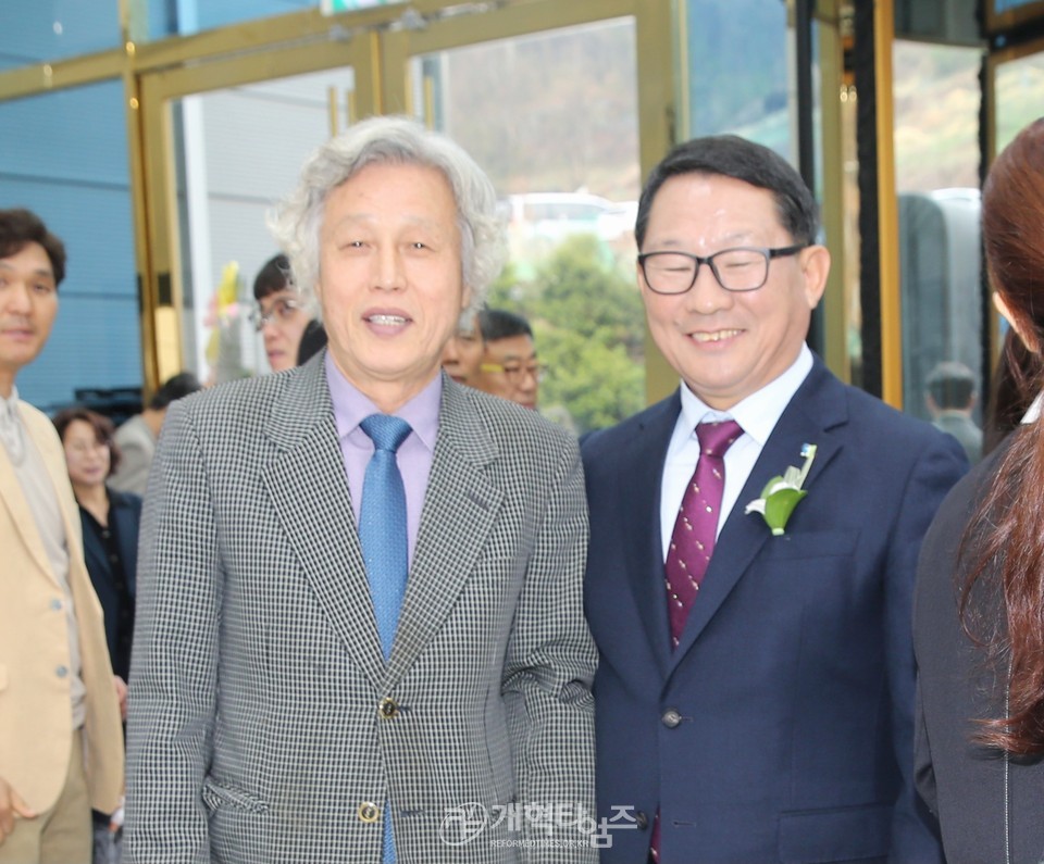 부총회장 김형곤 장로, 장녀 결혼예식 모습