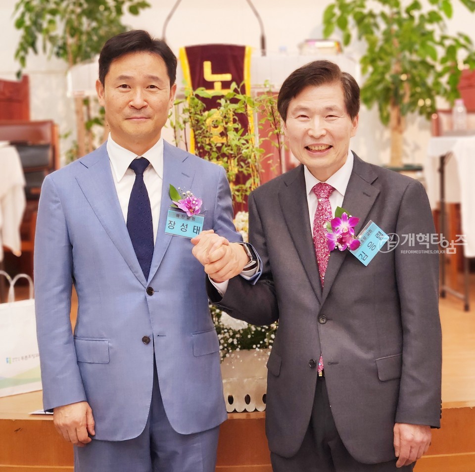 수도노회 정기회, 장성태 목사 총회 출판부장 후보 추천 모습