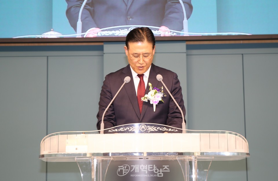 성남노회 동원교회와 광교좋은교회 합병감사예배 모습