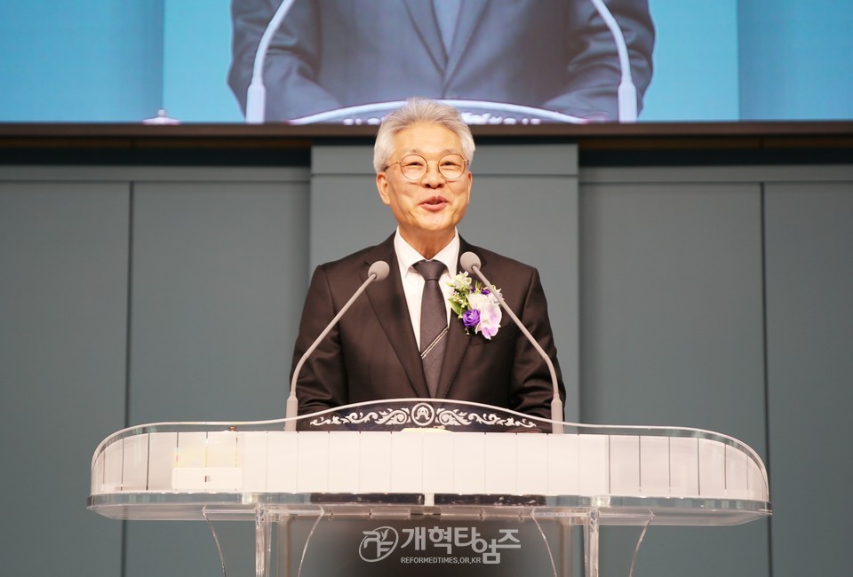 성남노회 동원교회와 광교좋은교회 합병감사예배 모습