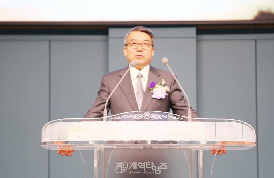 성남노회 동원교회와 광교좋은교회 합병감사예배 모습