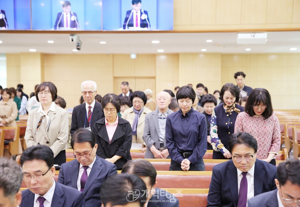 성남노회 동원교회와 광교좋은교회 합병감사예배 모습