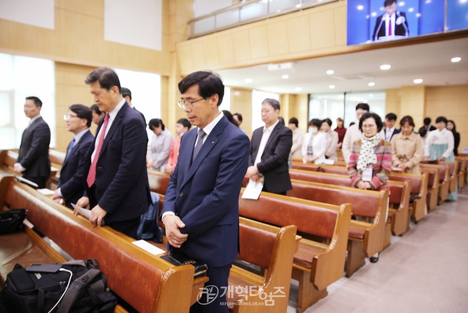 성남노회 동원교회와 광교좋은교회 합병감사예배 모습