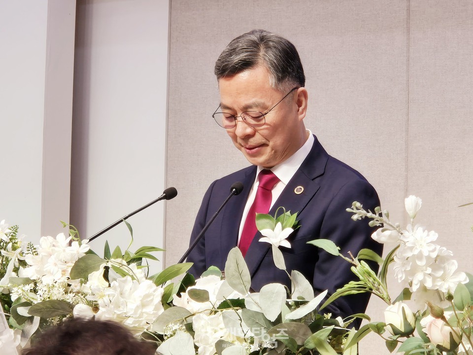 전 총회 재판국장 이두형 목사 아들, 부총회장 예비후보 정○○ 목사 딸, 결혼 예식 모습