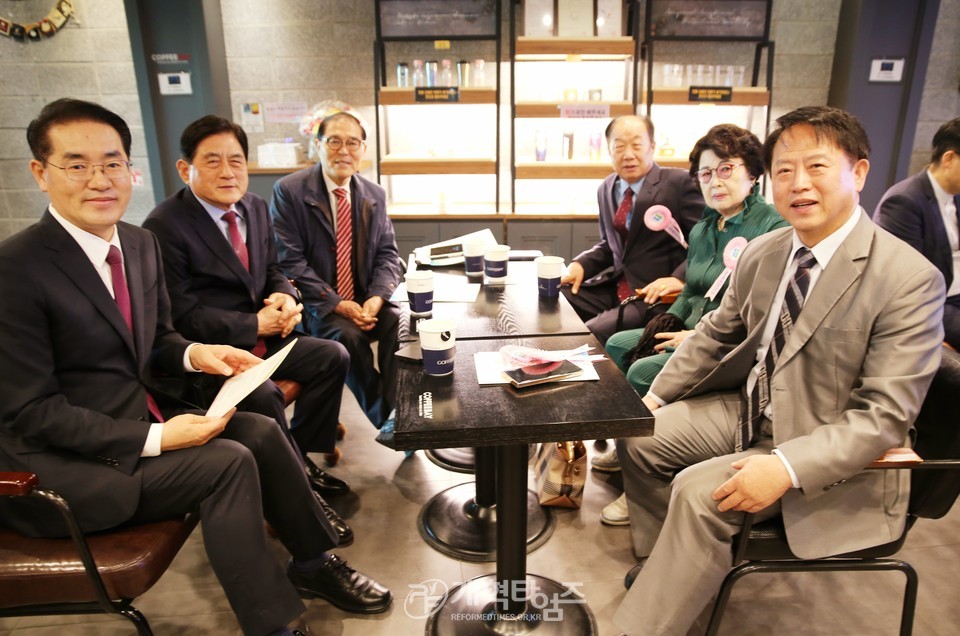 중부협의회,「창립30주년 기념감사예배 및 신임노회장 축하식」모습