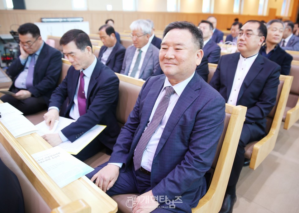 중부협의회,「창립30주년 기념감사예배 및 신임노회장 축하식」모습