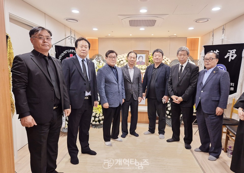 전국호남협 직전 회장 이은철 목사 사모상 모습