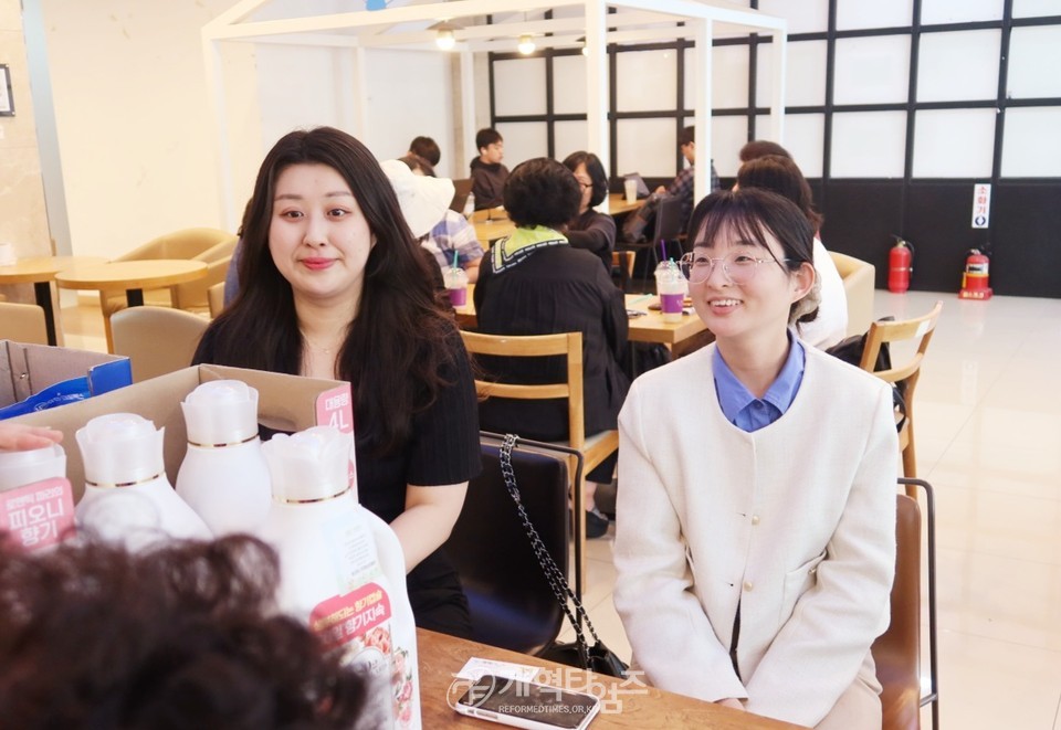 총신대 신대원 총여동문회, 총신대 신대원 여원우회 격려 방문 모습