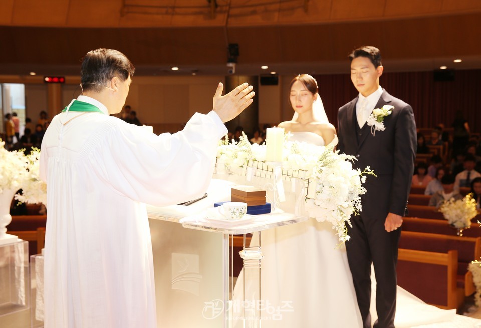 총신대신대원 총동창회장ㆍ중부협 차기회장 김종원목사, 외아들 결혼예식 모습
