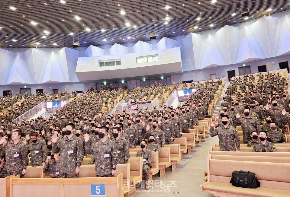 전국남전도회, 육군 훈련소 훈련병 진중세례식 모습