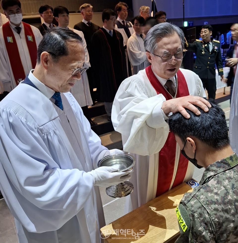 전국남전도회, 육군 훈련소 훈련병 진중세례식 모습